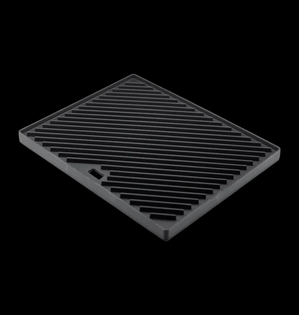 A cast-iron griddle and sear kit